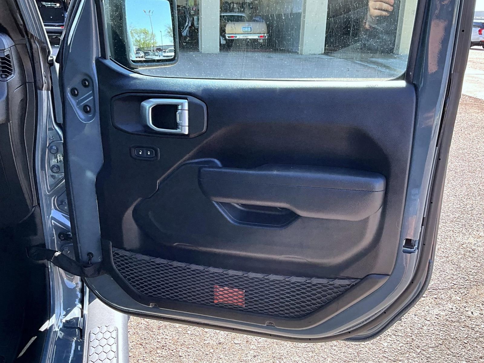Used 2025 Jeep Wrangler Sport AWD/4WD image 17