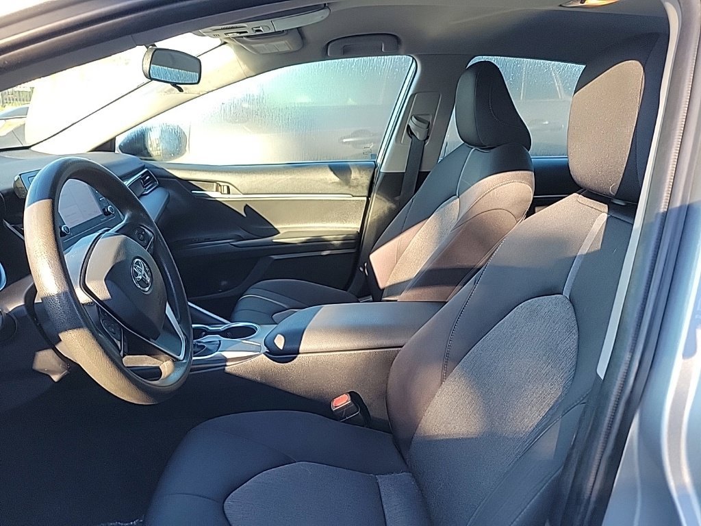 Used 2021 Toyota Camry LE w/ Carpet Mat Package (TMS) FWD image 6