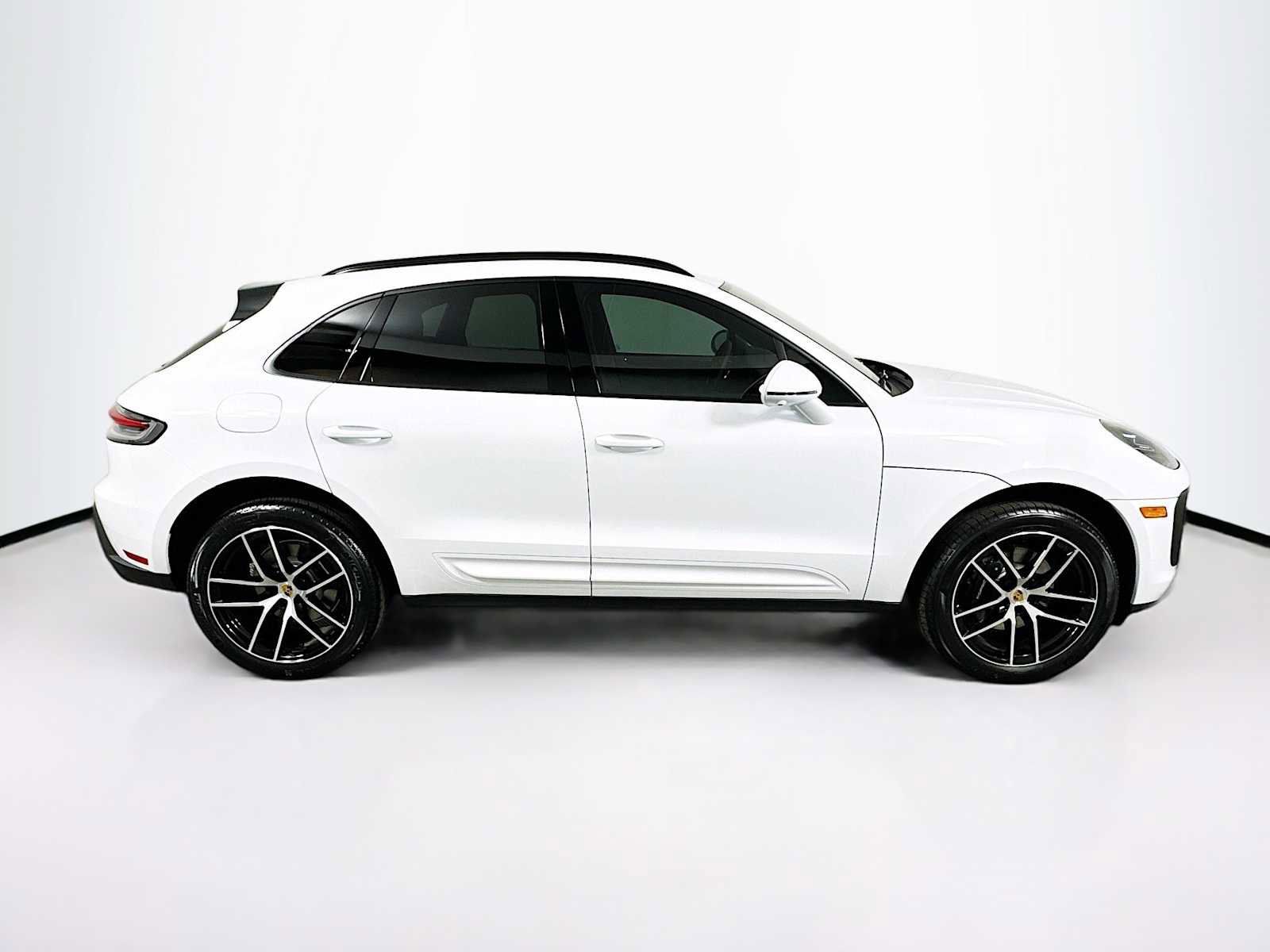 New 2026 Porsche Macan AWD/4WD image 8