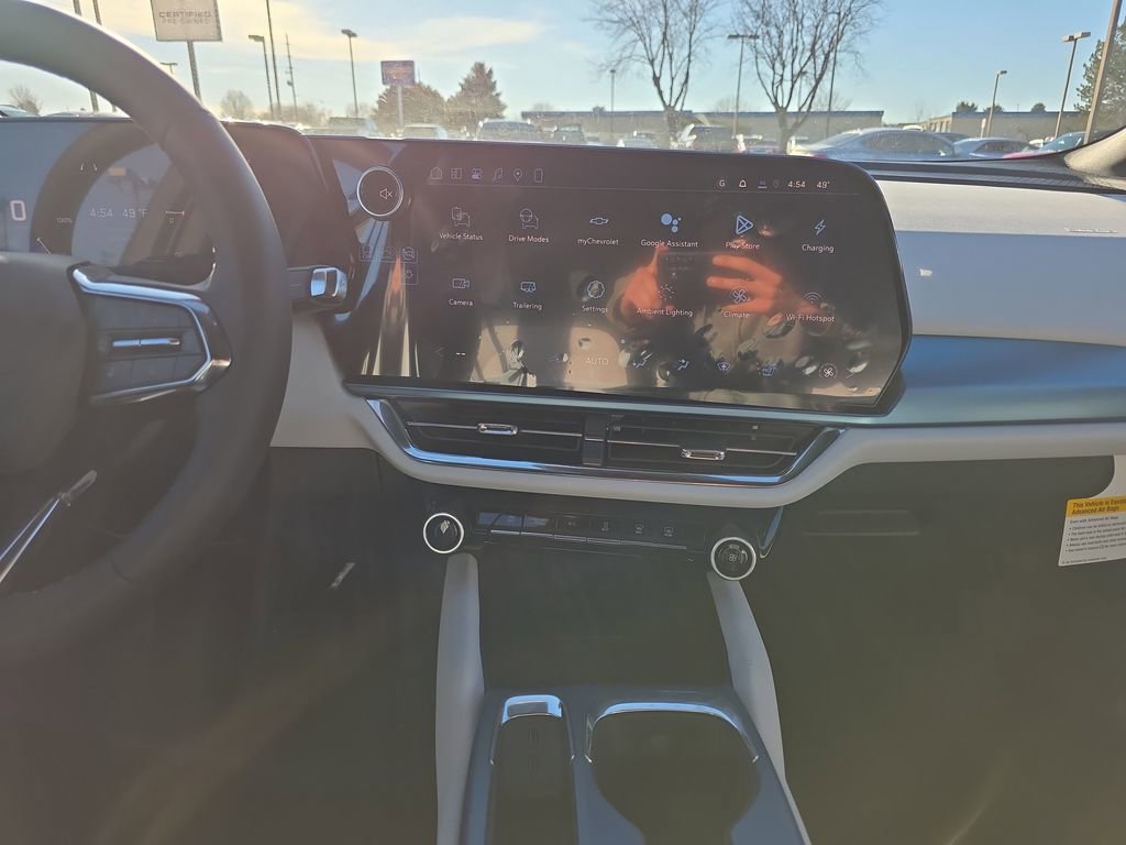 New 2026 Chevrolet Equinox EV LT AWD/4WD image 17