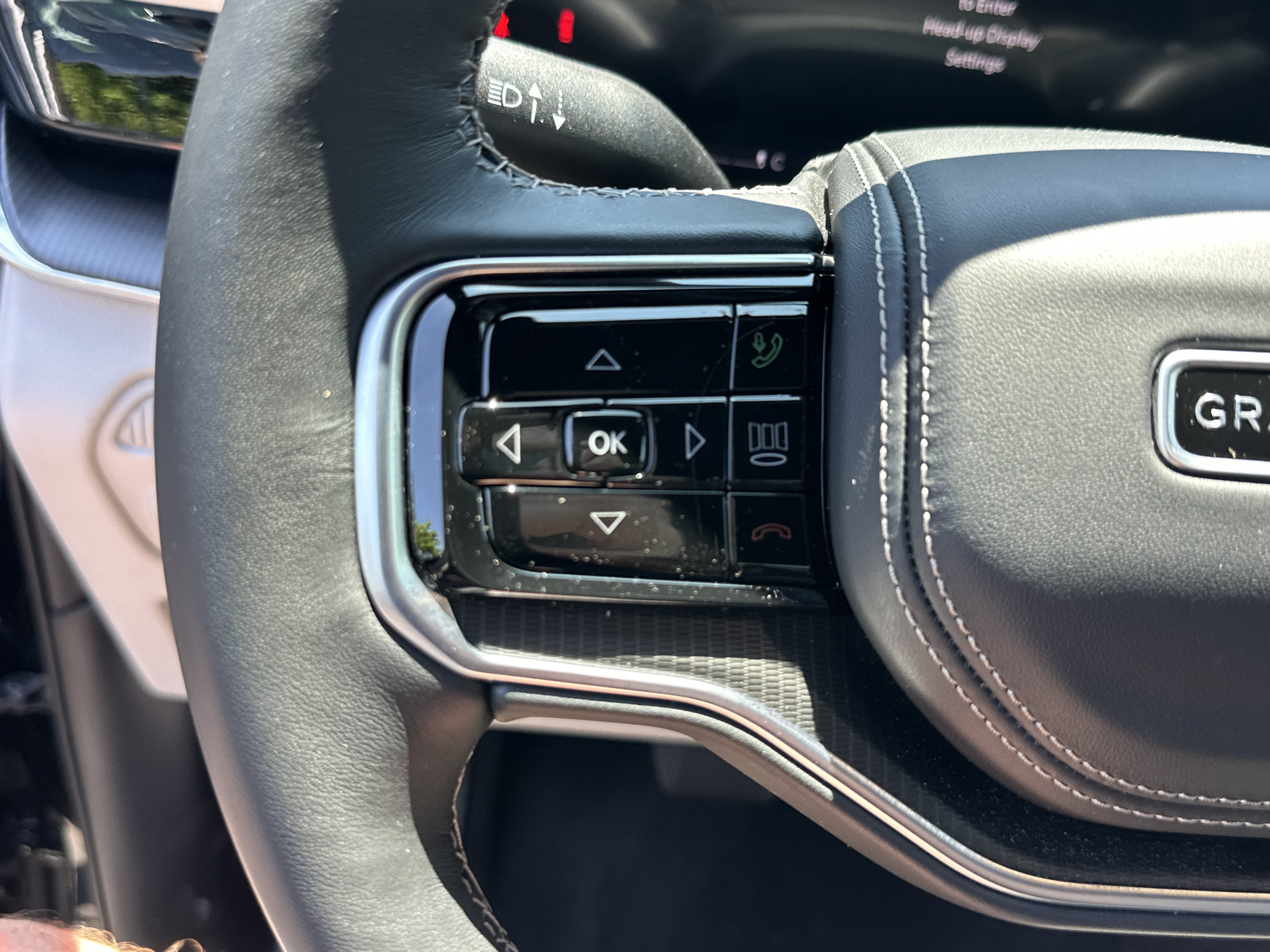 New 2026 Jeep Grand Wagoneer Summit w/ Rear Seat Video Group I AWD/4WD image 9