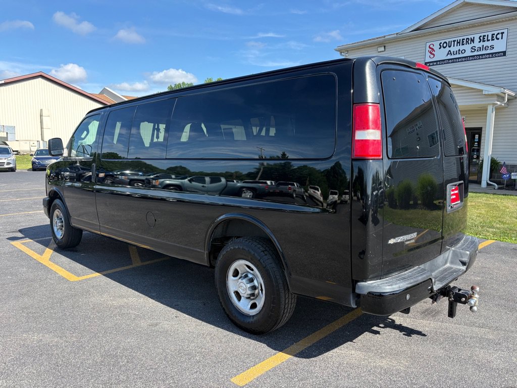 Used 2016 Chevrolet Express 3500 LS RWD image 8