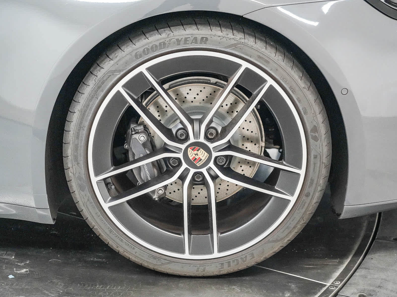 Certified 2025 Porsche 911 Carrera RWD image 14