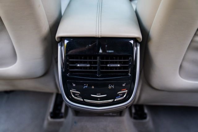 Used 2013 Cadillac XTS Platinum image 40