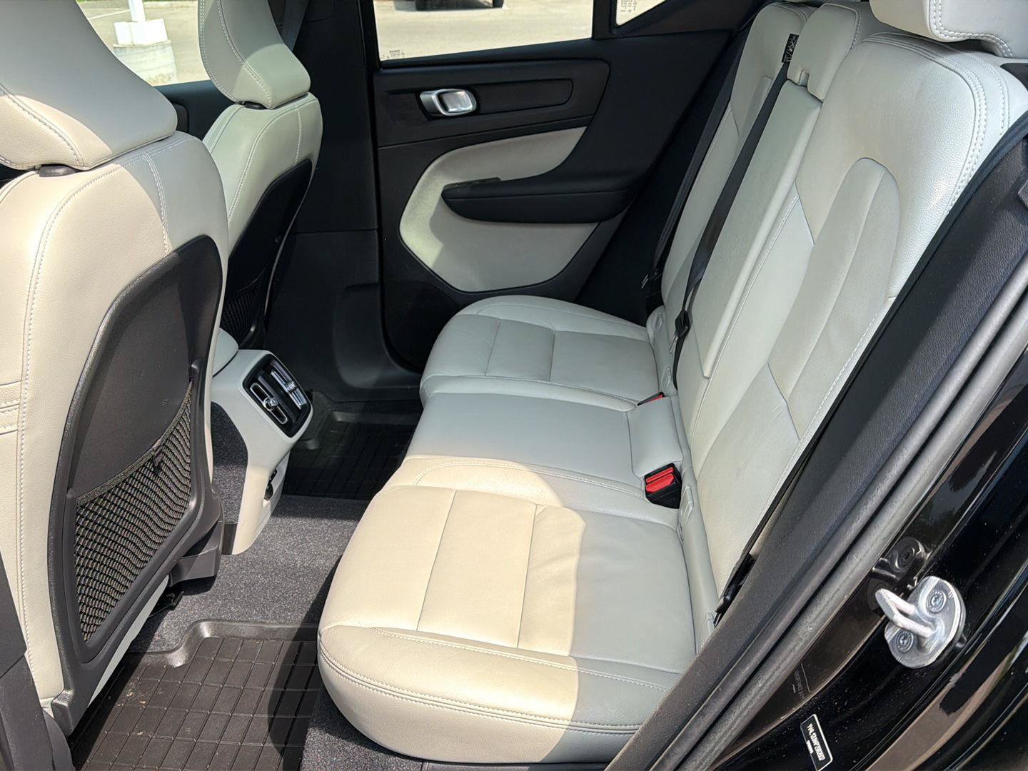 Used 2023 Volvo XC40 B5 Plus w/ Climate Package AWD/4WD image 29