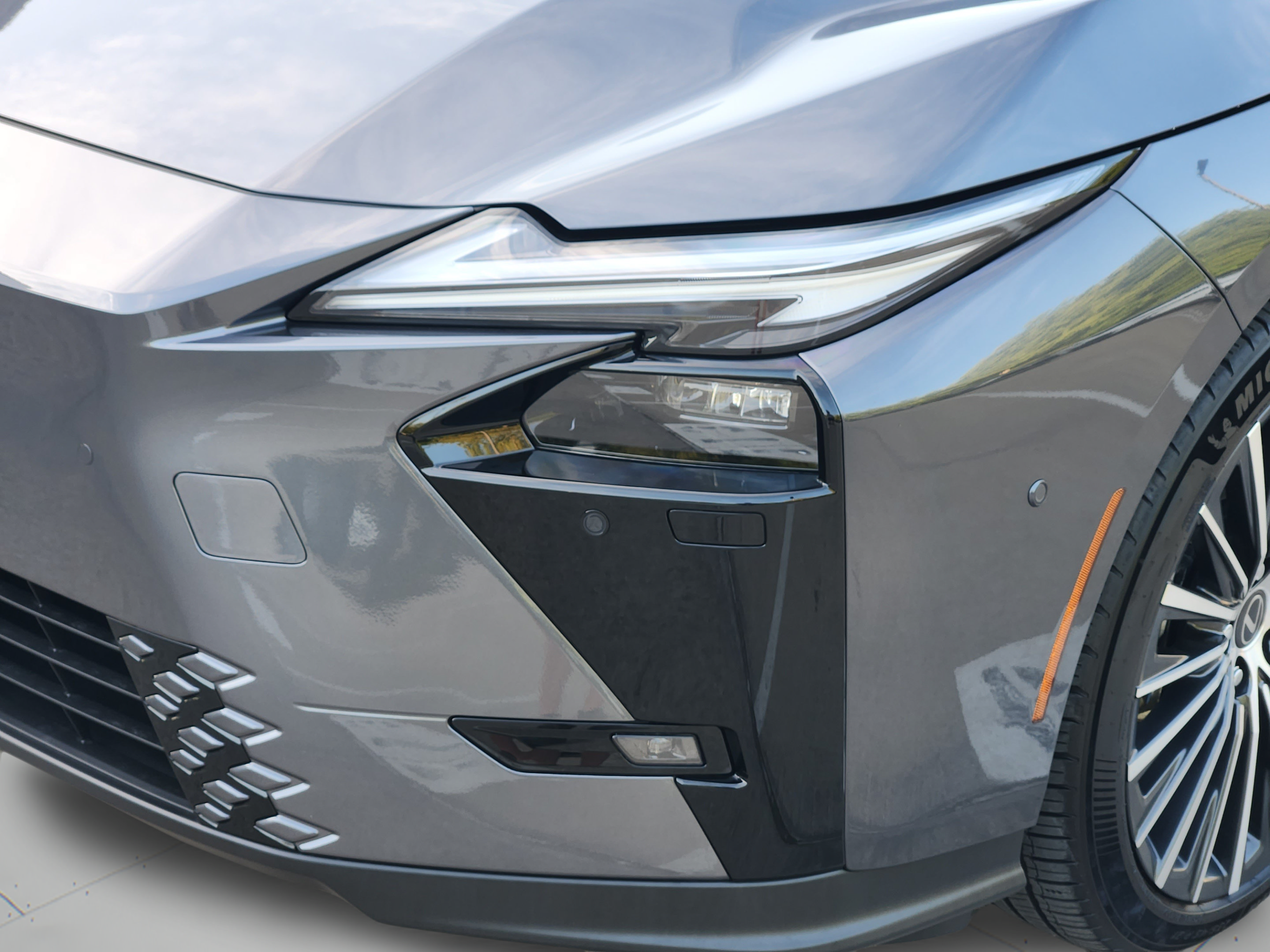 New 2026 Lexus ES 350e FWD image 5