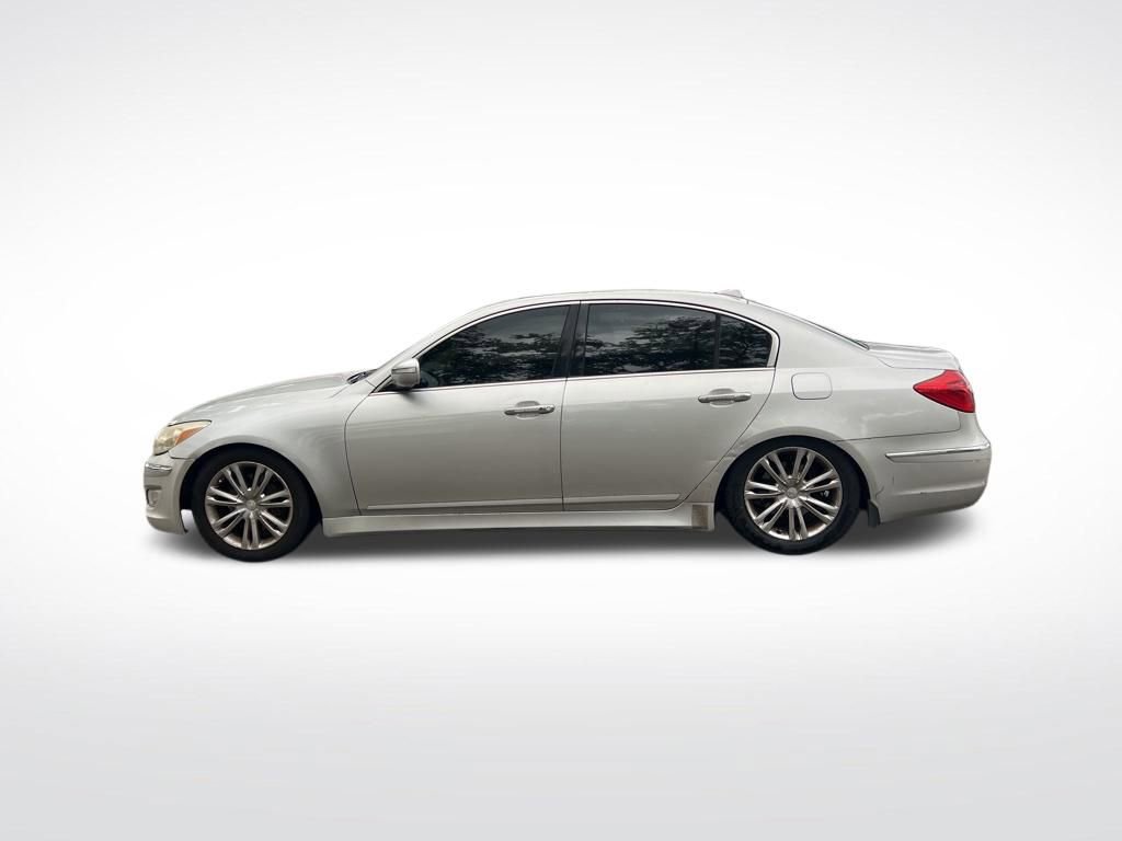 Used 2013 Hyundai Genesis 3.8 w/ Premium Pkg RWD image 8