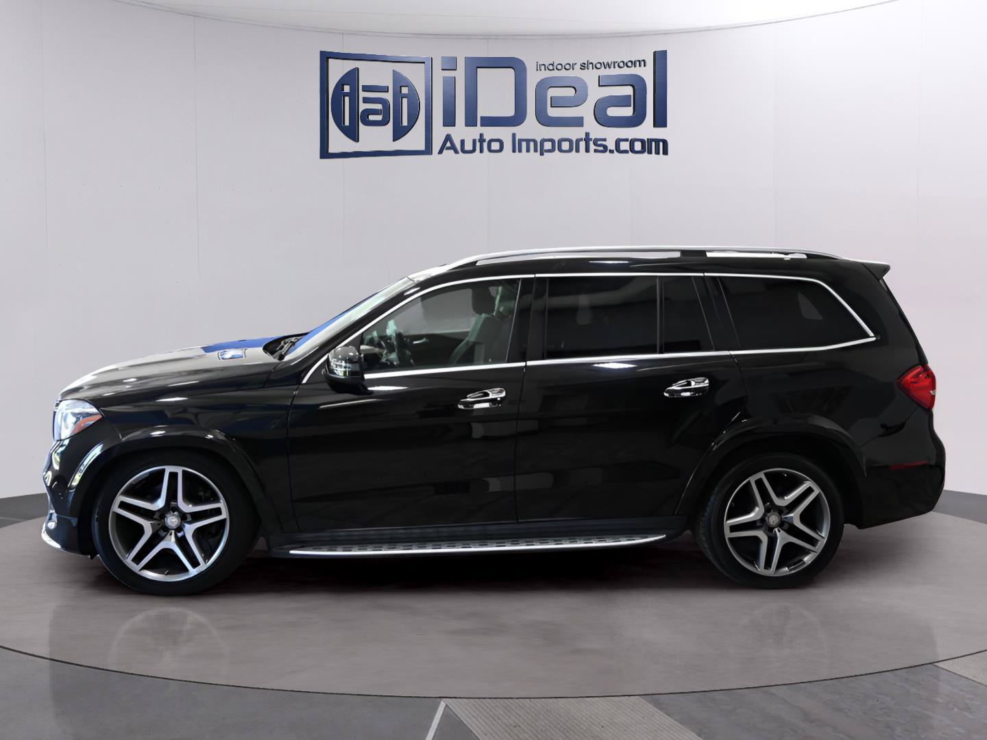 Used 2017 Mercedes-Benz GLS 550 4MATIC image 2