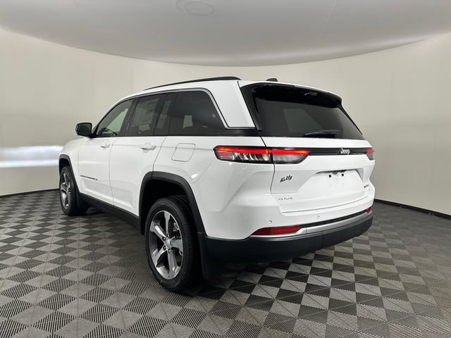 New 2026 Jeep Grand Cherokee Limited w/ Luxury Tech Group II AWD/4WD image 4