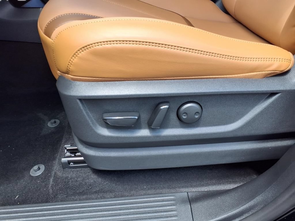 New 2026 Nissan Armada SL w/ Captain's Chari Seat Package AWD/4WD image 21