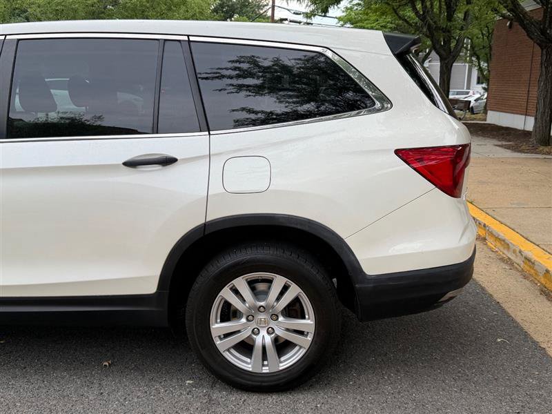 Used 2018 Honda Pilot LX image 12