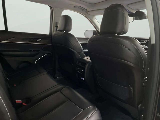 Used 2023 Jeep Grand Cherokee 4WD 4xe w/ Luxury Tech Group II image 48