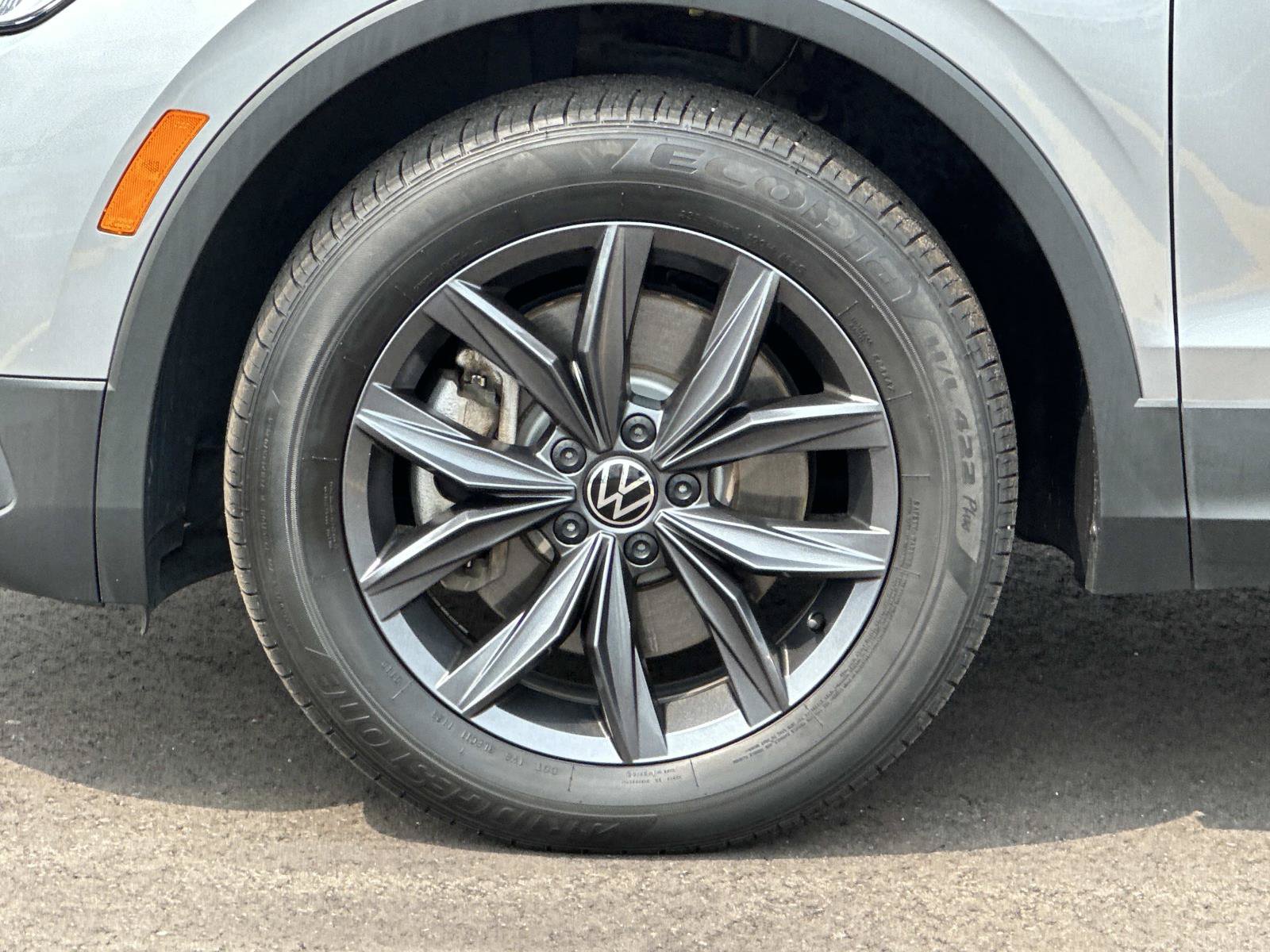 Used 2023 Volkswagen Tiguan SE AWD/4WD image 8