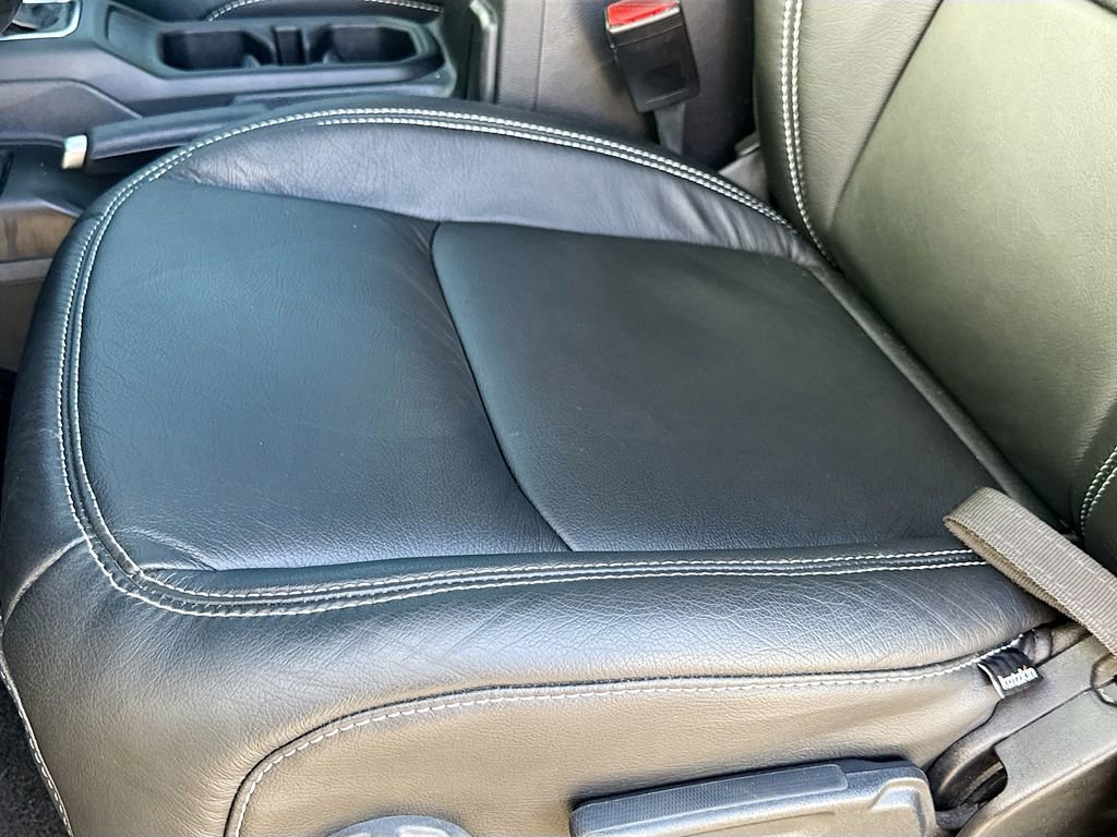 Used 2021 Jeep Gladiator Willys image 17