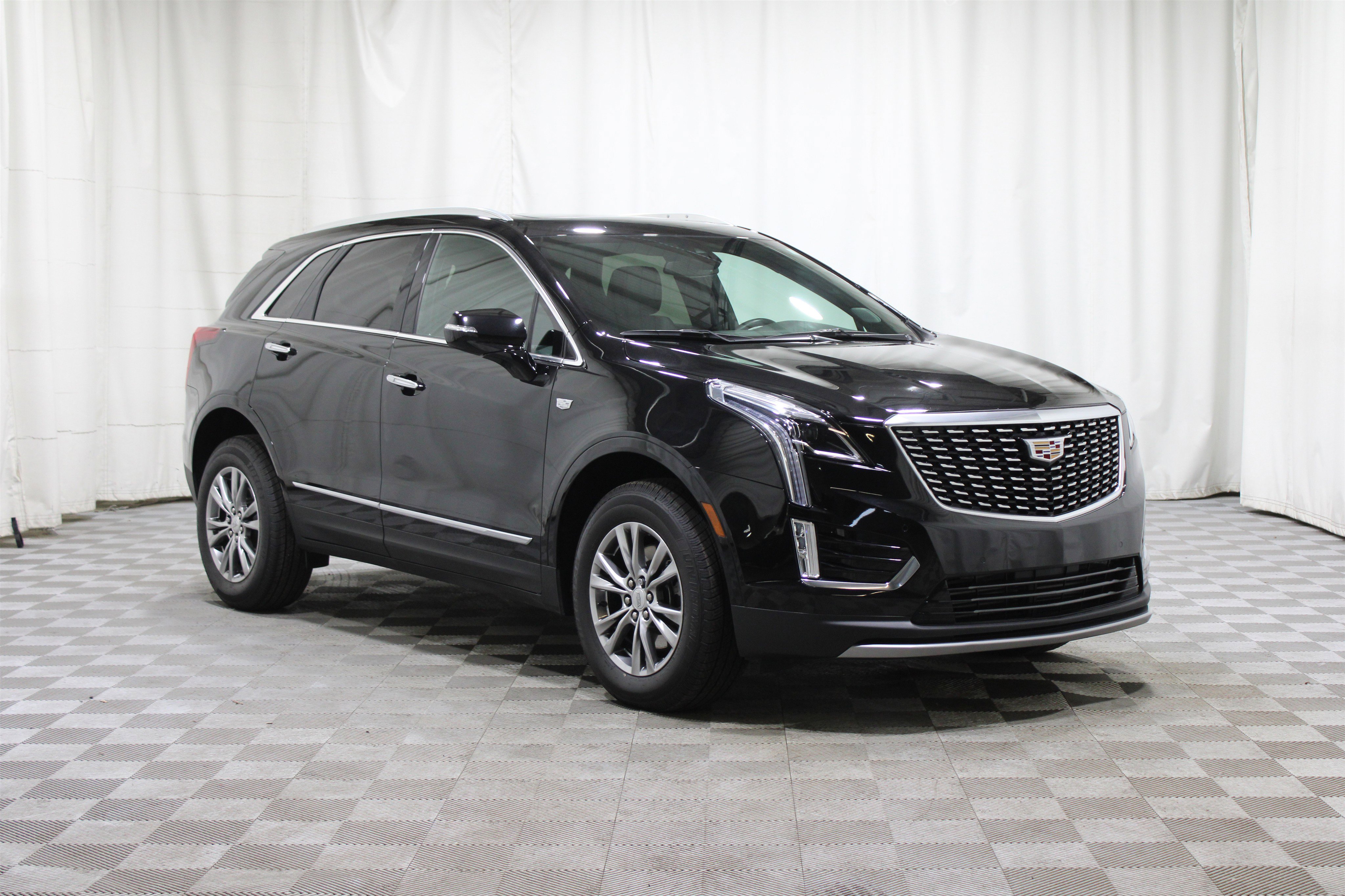 Used 2022 Cadillac XT5 Premium Luxury w/ LPO, Floor Liner Package image 1
