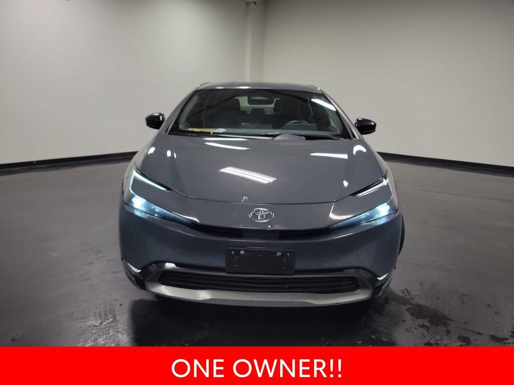 Used 2023 Toyota Prius XLE AWD/4WD image 3