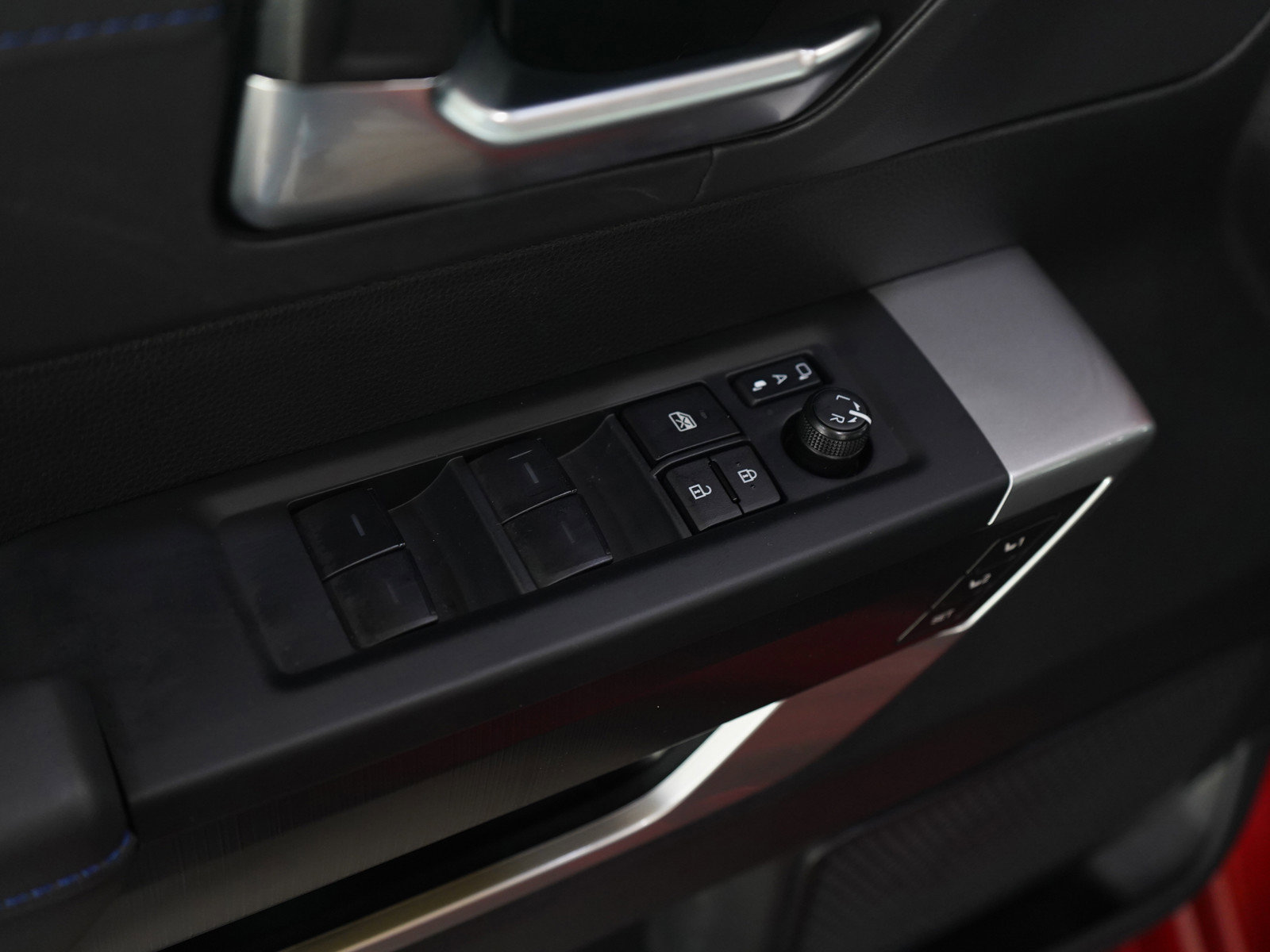 Used 2025 Toyota Sequoia Platinum image 21