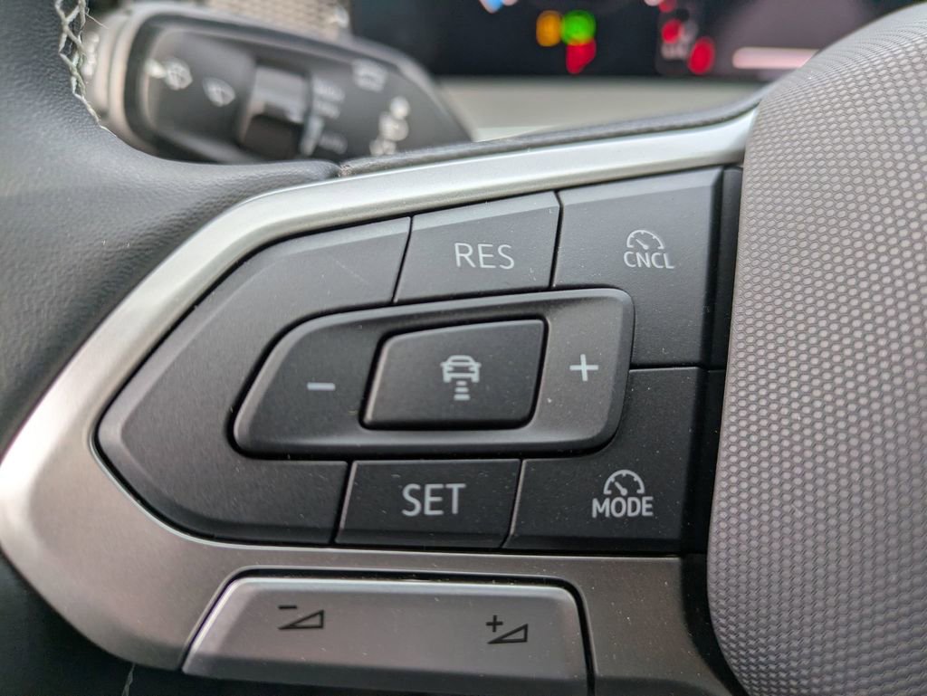 New 2026 Volkswagen Tiguan SE image 17