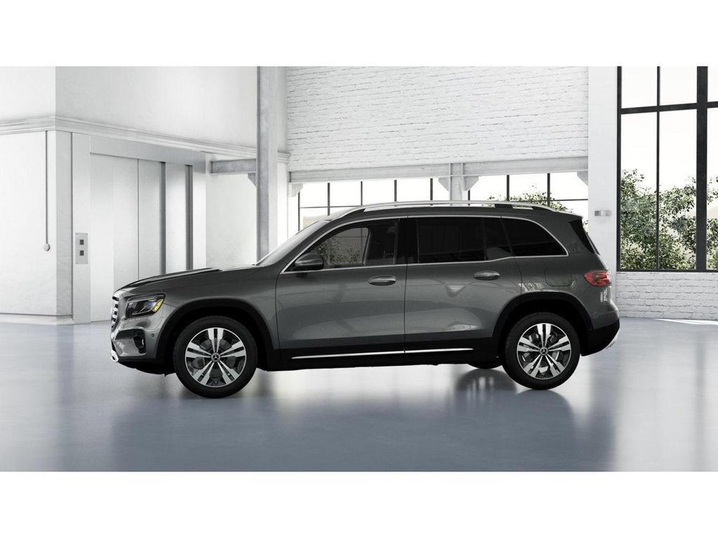 Used 2026 Mercedes-Benz GLB 250 4MATIC image 35