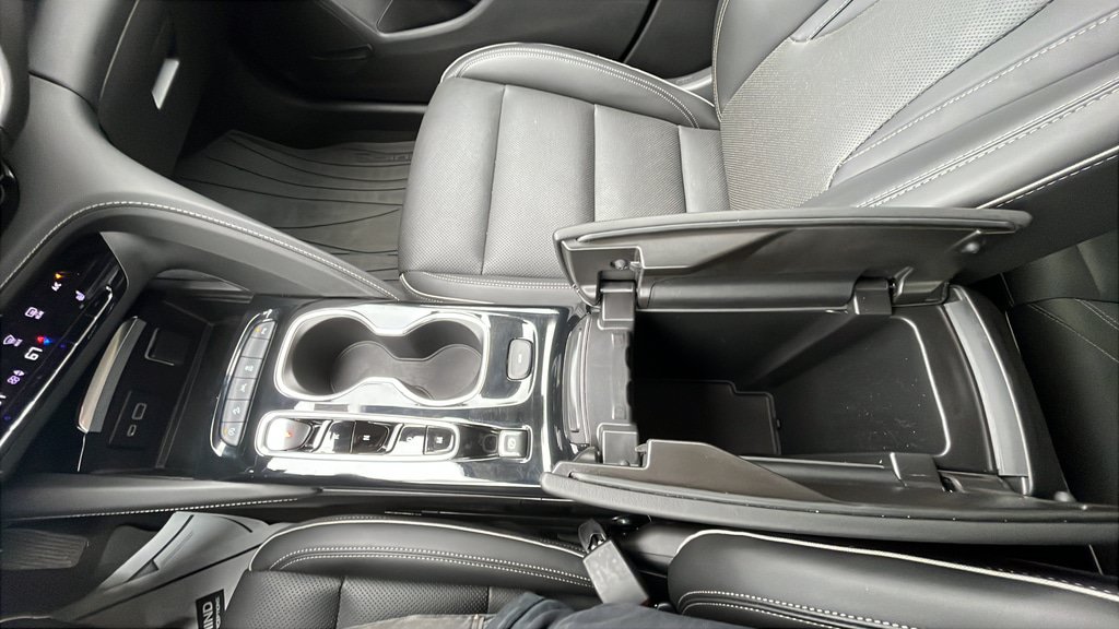 Used 2023 Buick Envision Essence AWD/4WD image 13