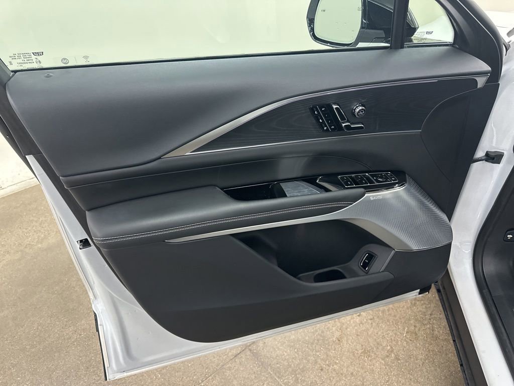 Certified 2025 Cadillac Lyriq Luxury w/ LPO, Floor Liner Package AWD/4WD image 33