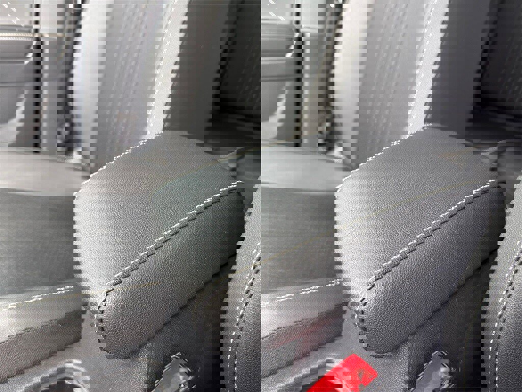 Used 2023 Volkswagen Tiguan SE image 21