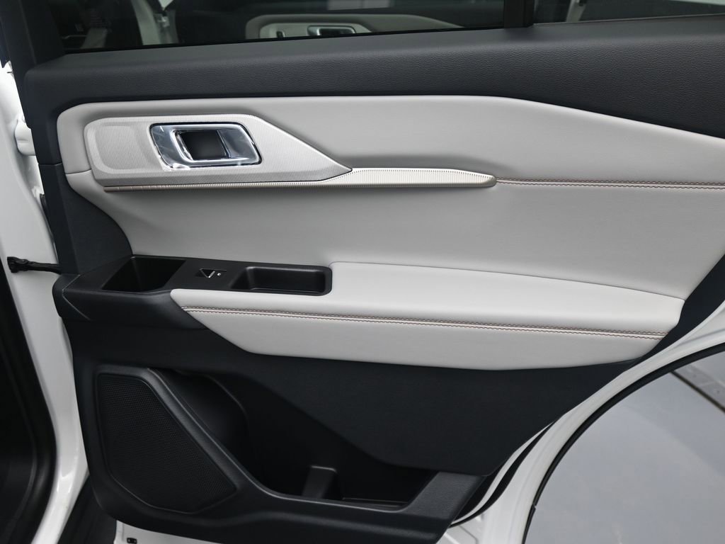 New 2026 Ford Explorer Active w/ Active Comfort Package image 13
