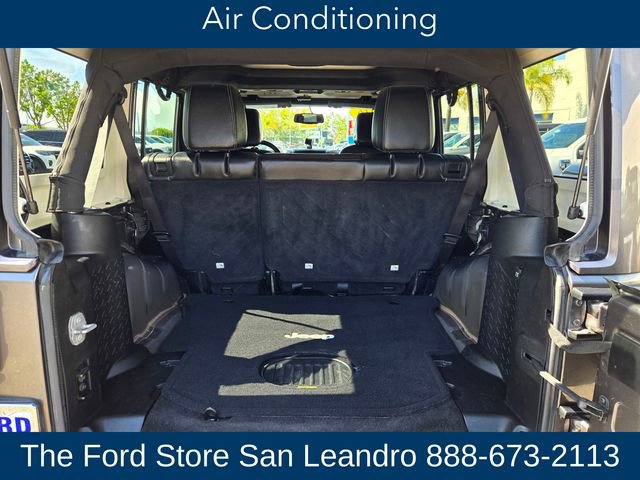 Used 2016 Jeep Wrangler Unlimited Rubicon image 28