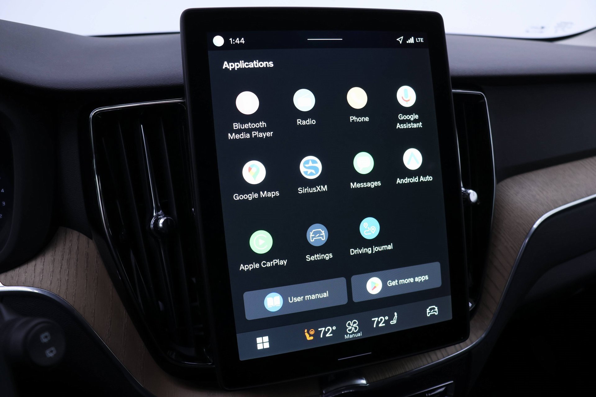 Certified 2026 Volvo XC60 B5 Plus w/ Protection Package Premier image 14