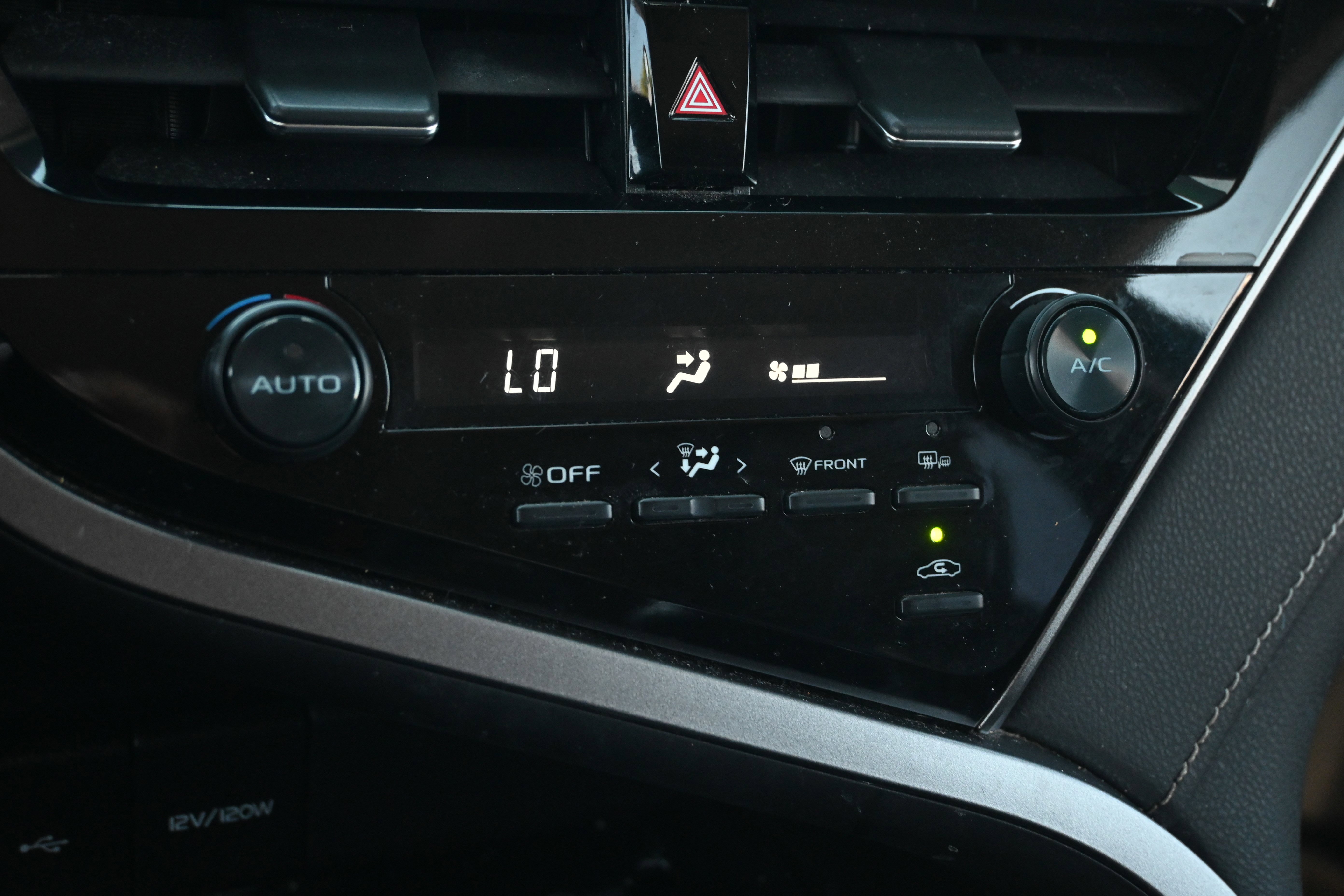 Used 2021 Toyota Camry SE w/ Convenience Package image 19