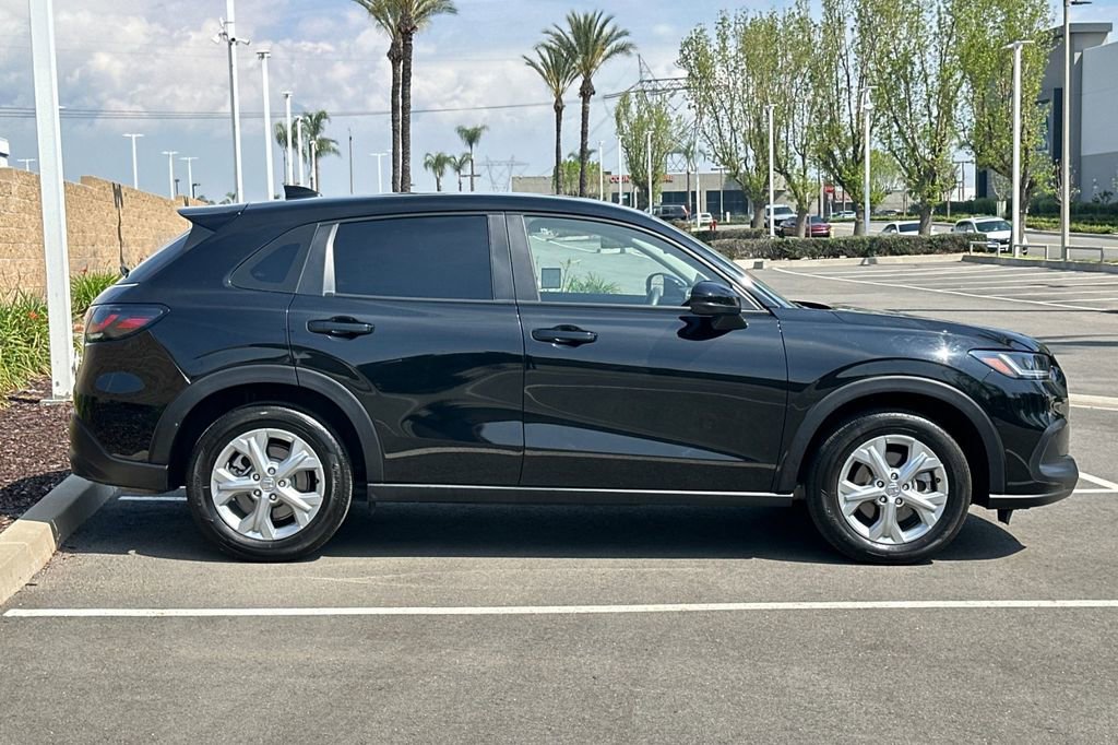 Certified 2025 Honda HR-V LX image 3
