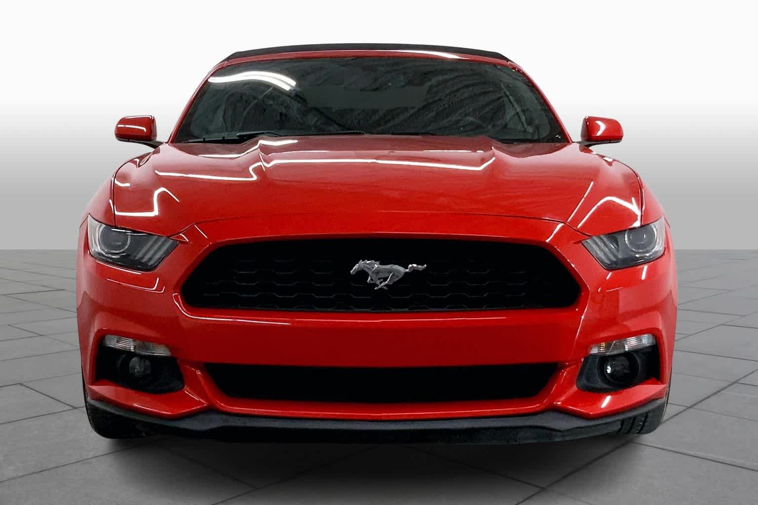 Used 2016 Ford Mustang Convertible w/ Equipment Group 051A RWD image 4