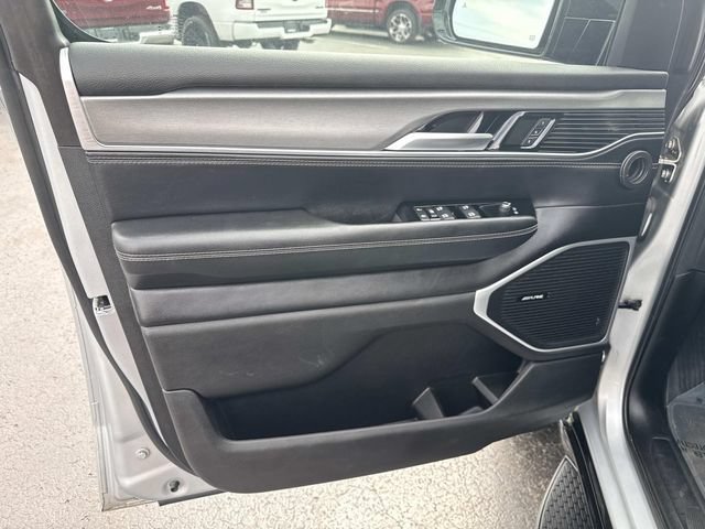 Used 2024 Jeep Wagoneer Series II AWD/4WD image 11