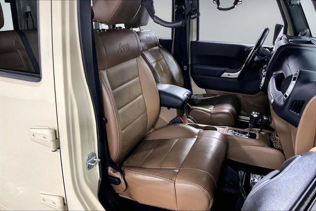 Used 2012 Jeep Wrangler Unlimited Sahara AWD/4WD image 25