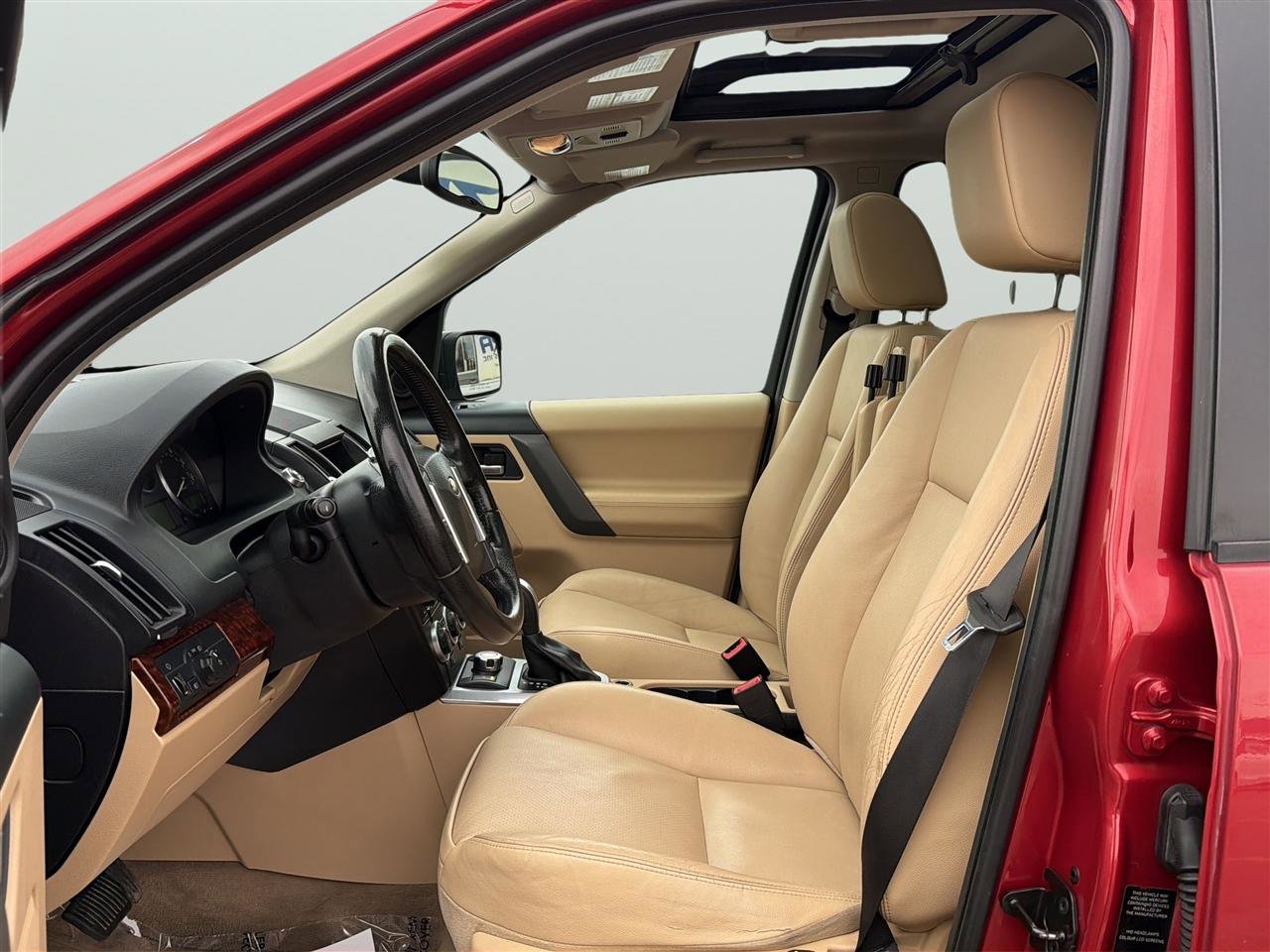 Used 2008 Land Rover LR2 SE image 13