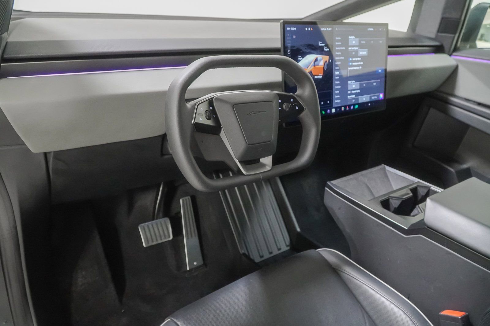 Used 2025 Tesla Cybertruck AWD Crew Cab image 26