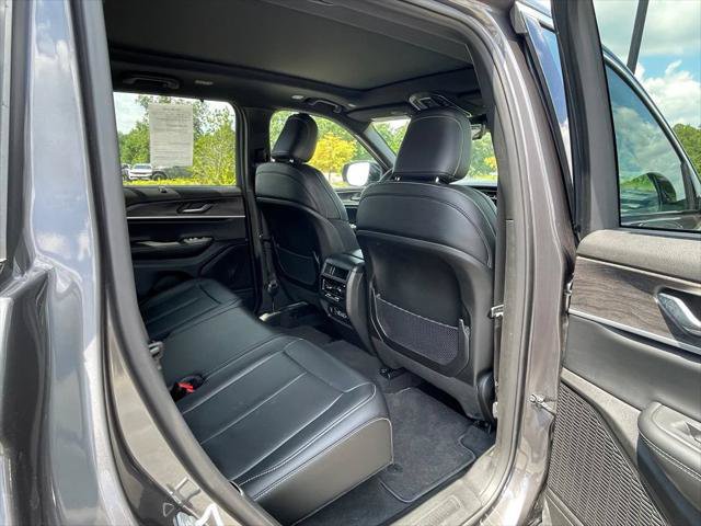 Certified 2025 Jeep Grand Cherokee Limited w/ Luxury Tech Group II AWD/4WD image 49