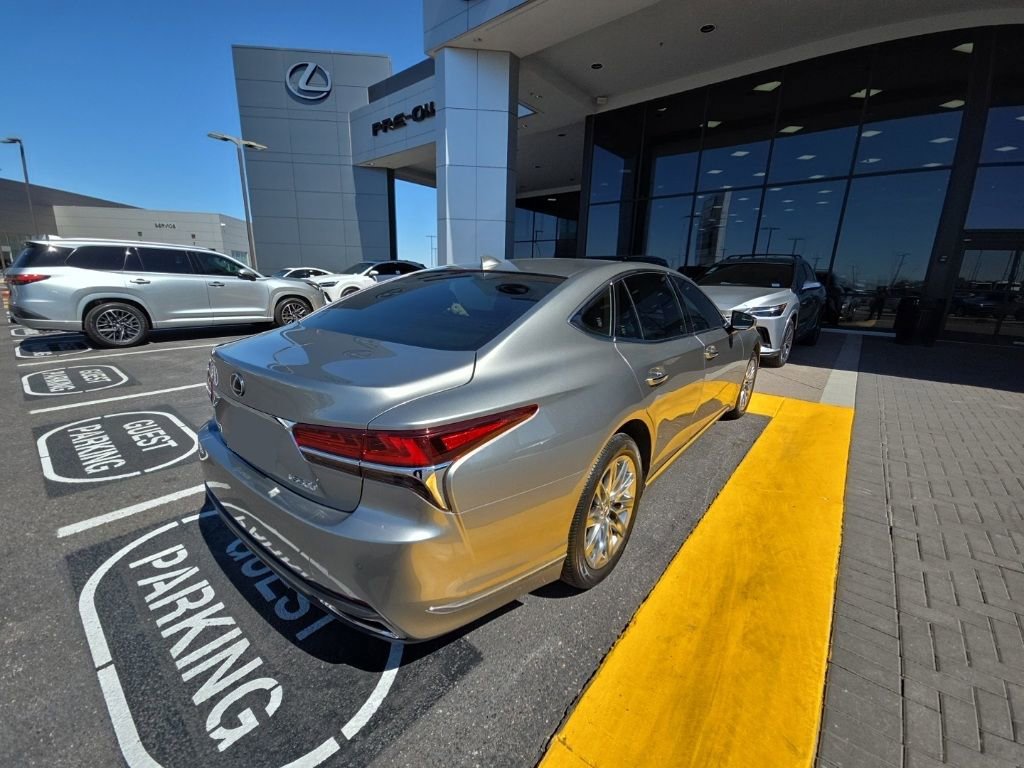 Used 2018 Lexus LS 500 w/ Interior Upgrade Package RWD image 4