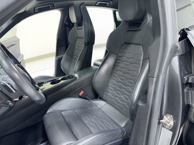 Used 2022 Audi e-tron GT Prestige w/ Prestige Package image 14
