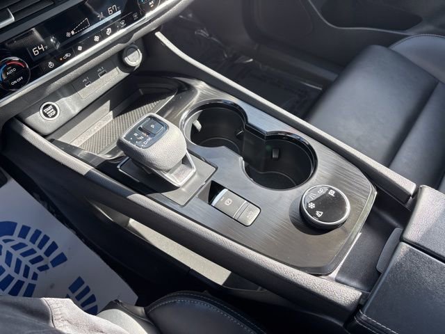 Used 2023 Nissan Rogue SV w/ SV Premium B Package image 35