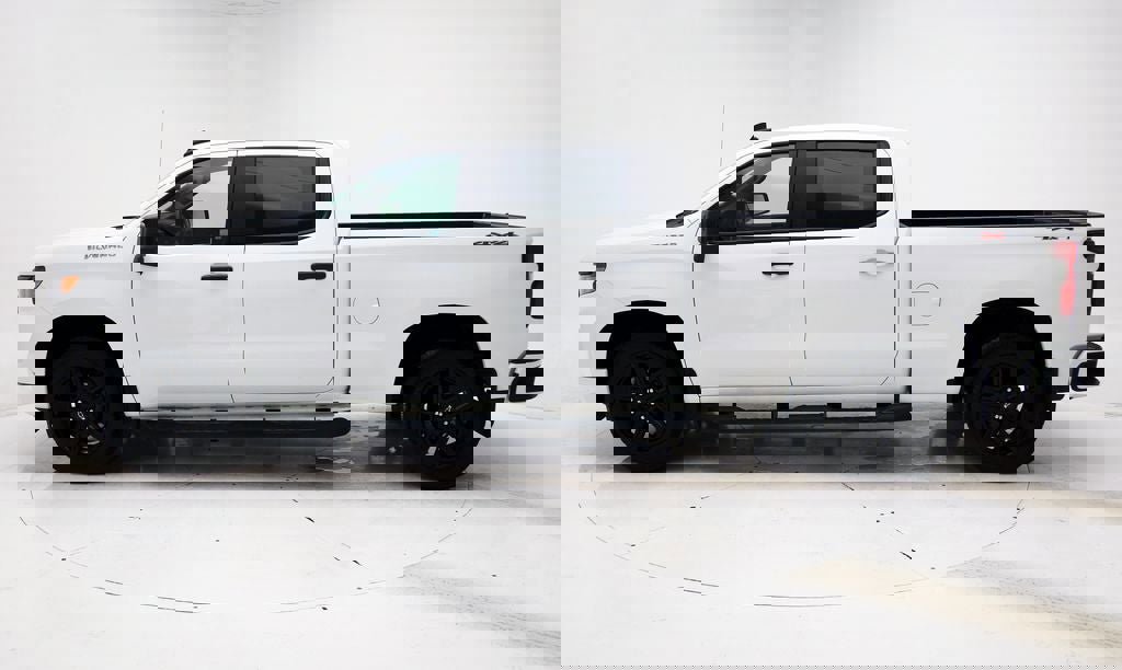 Used 2024 Chevrolet Silverado 1500 Custom image 5