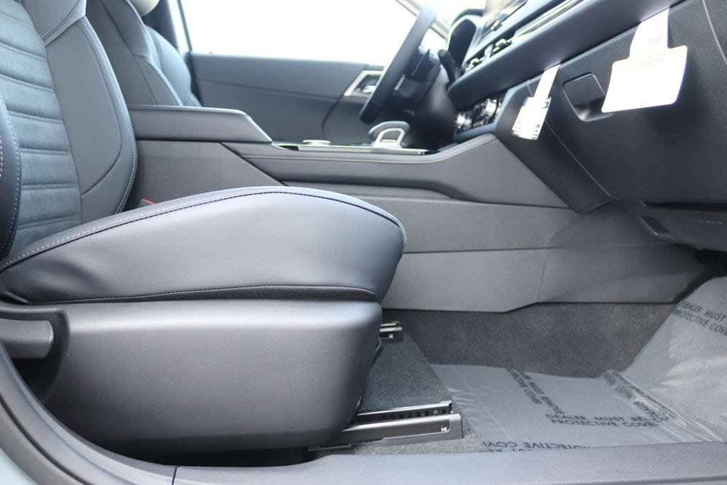 New 2026 Mitsubishi Outlander SE image 25