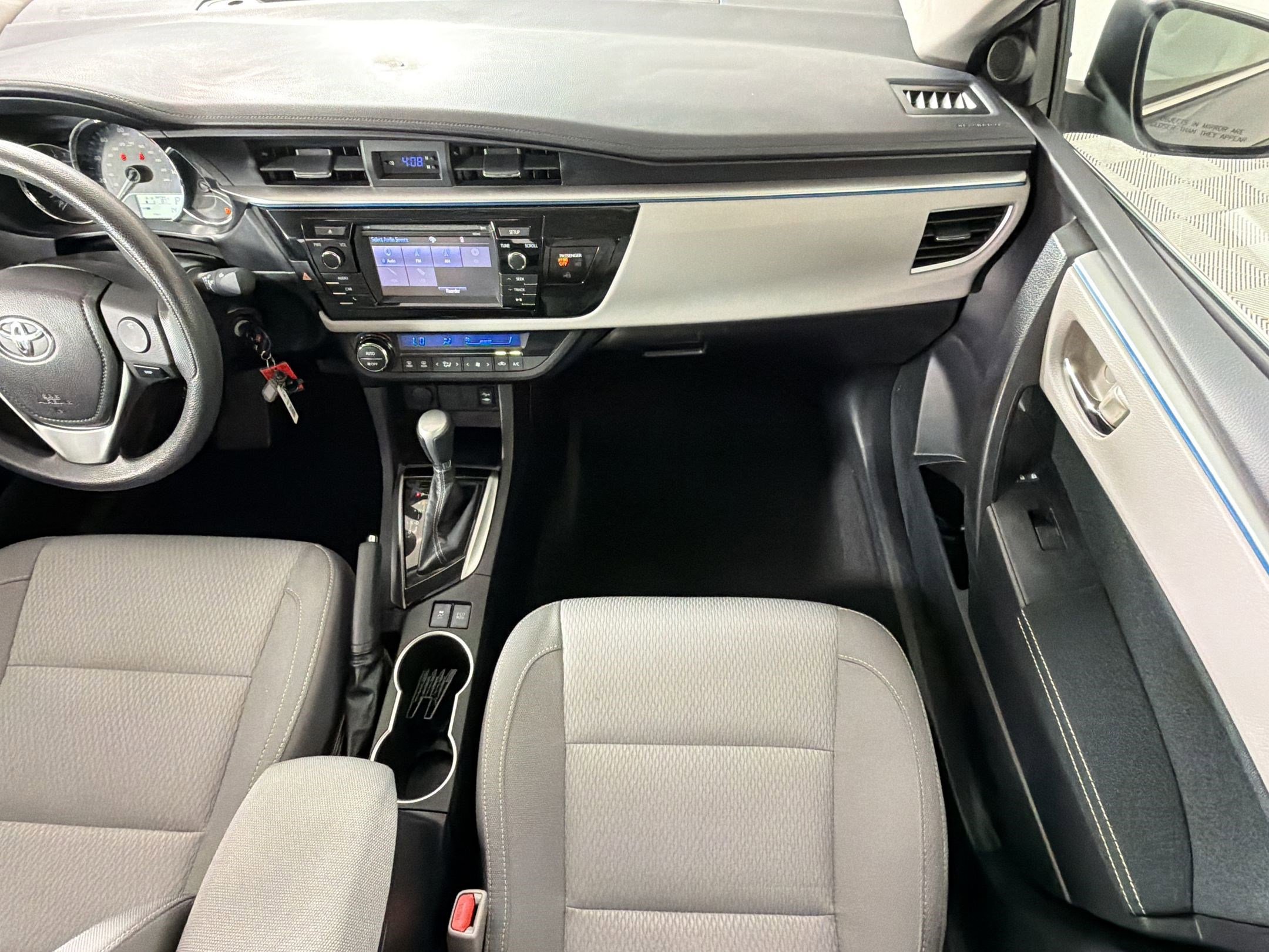 Used 2015 Toyota Corolla LE FWD image 26