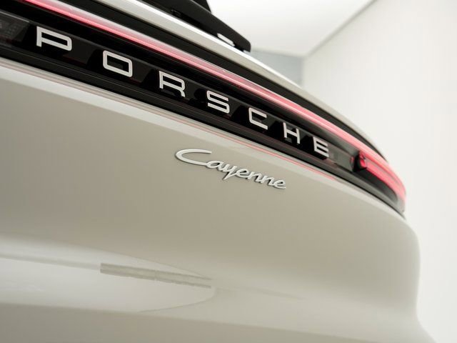 New 2026 Porsche Cayenne image 30