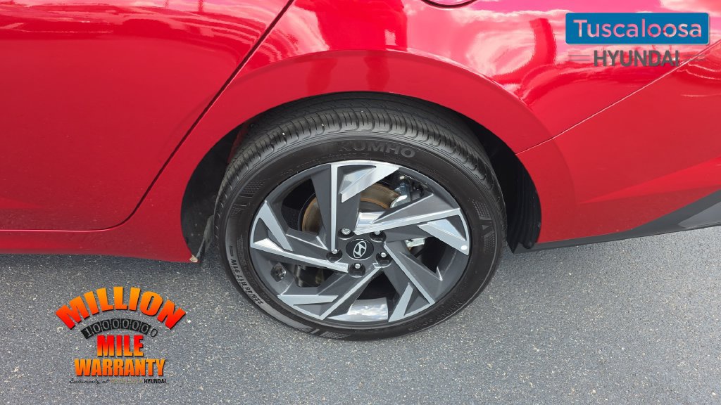 Used 2025 Hyundai Elantra Sport FWD image 11