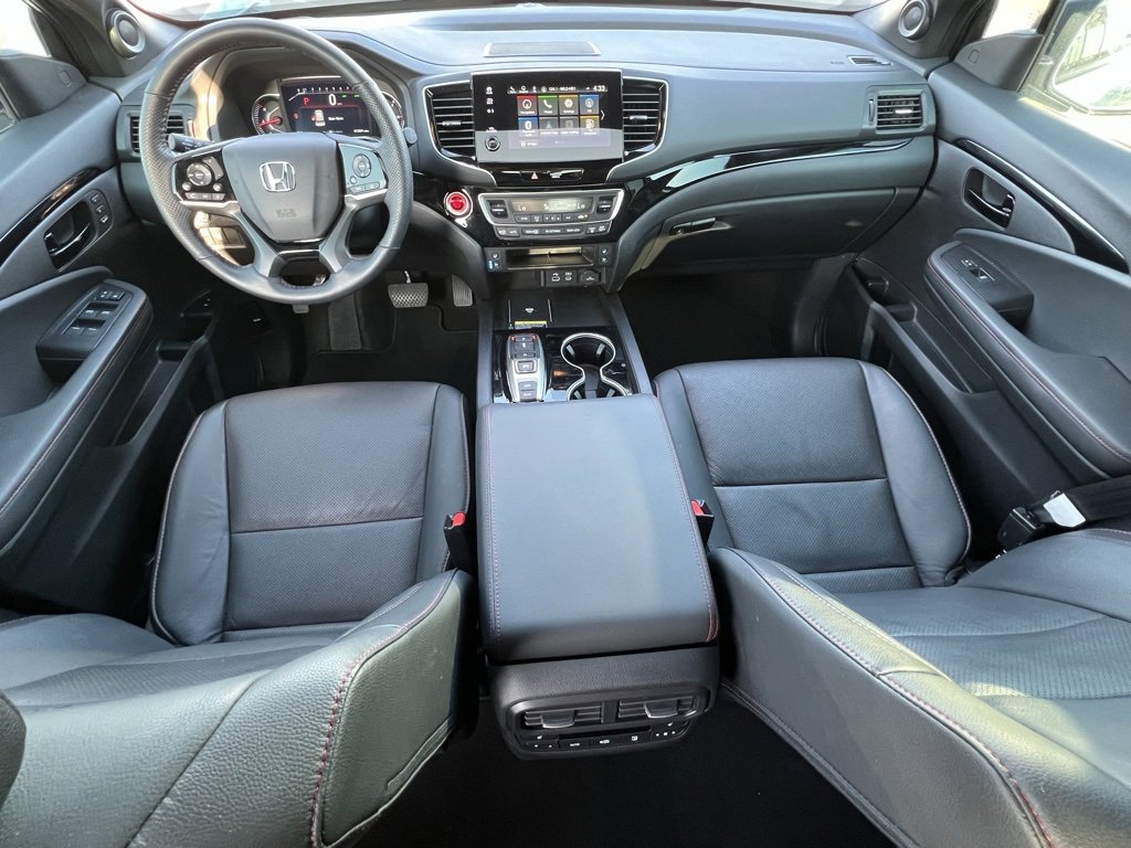 Used 2025 Honda Passport Black Edition image 15