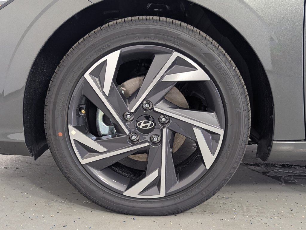 New 2026 Hyundai Elantra Limited FWD image 8