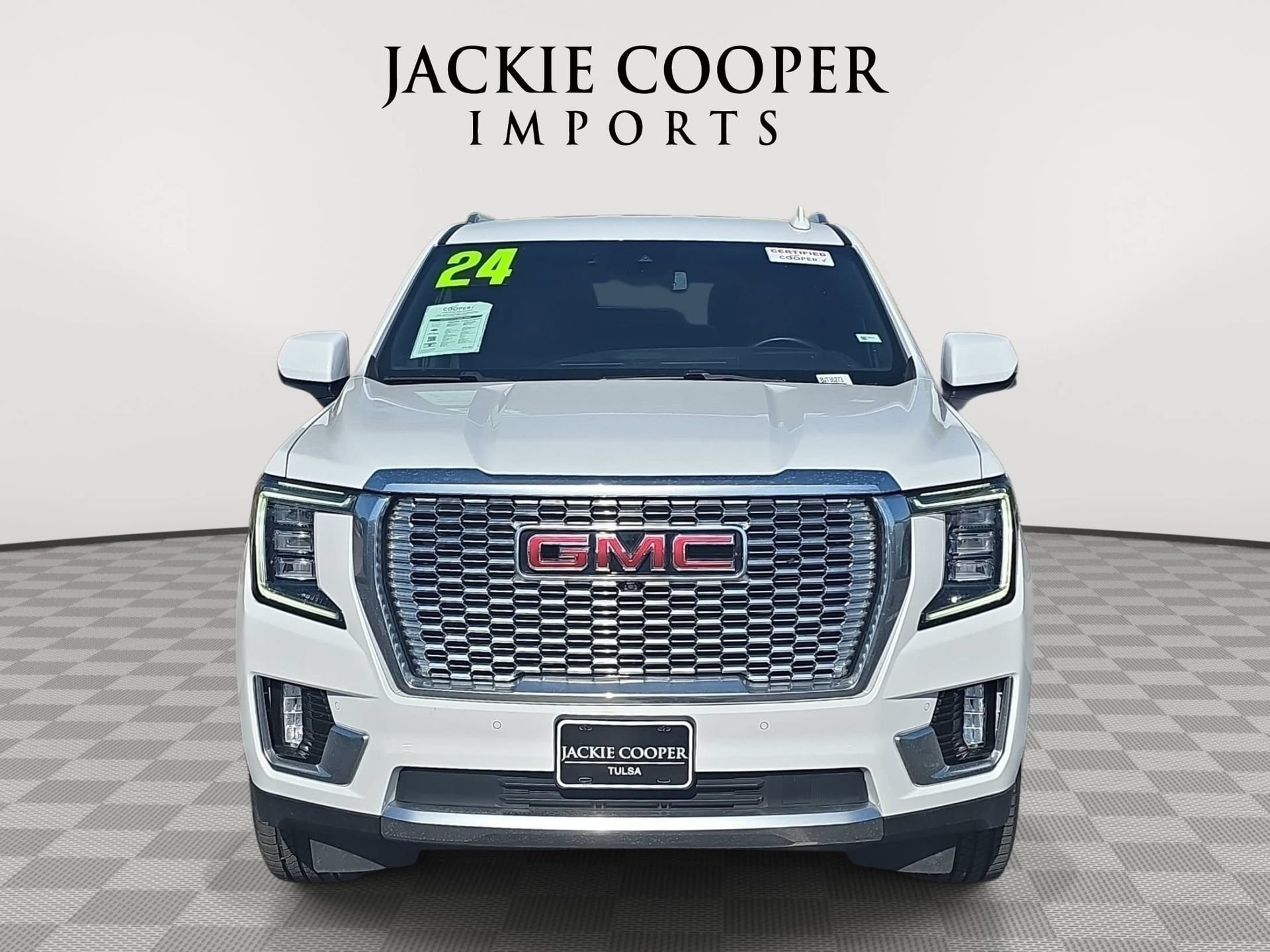 Used 2024 GMC Yukon XL Denali AWD/4WD image 2