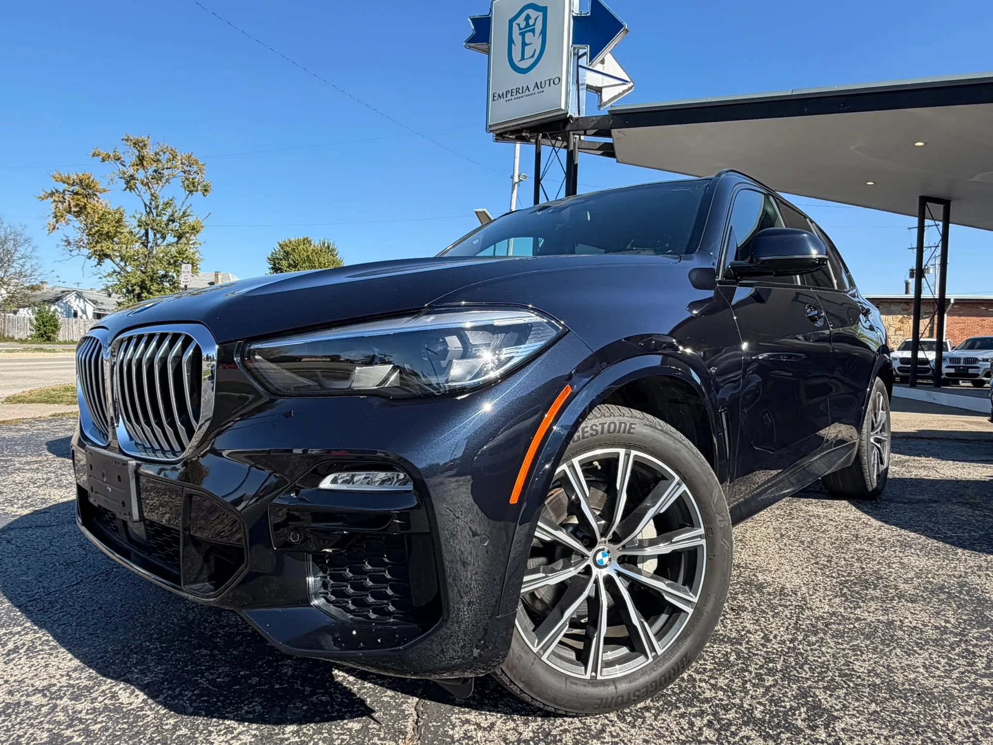 Used 2019 BMW X5 xDrive40i w/ M Sport Package AWD/4WD image 1