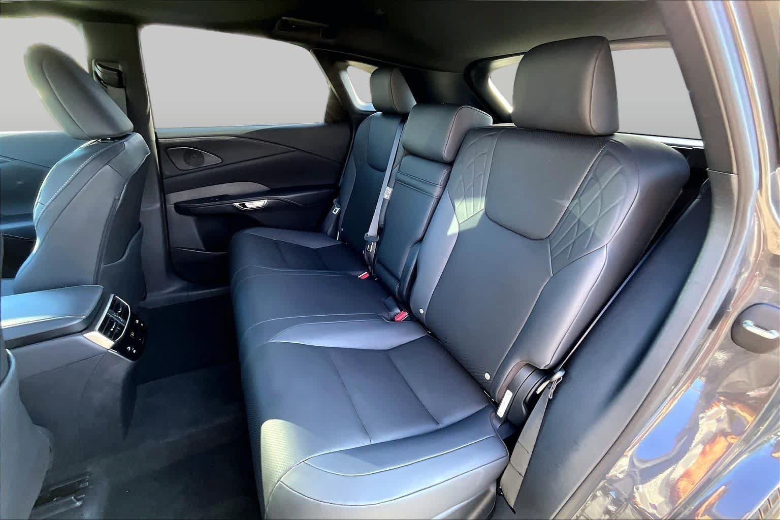 Used 2024 Lexus RX 350 Premium w/ Convenience Package FWD image 18
